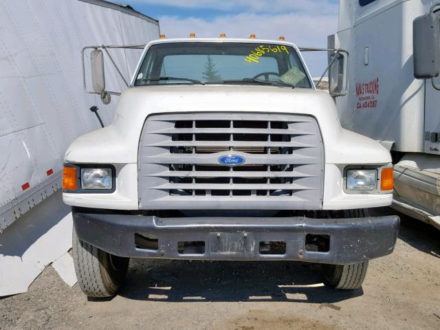 1FDNF70J7VVA31354 - 1997 FORD F700 WHITE photo 9