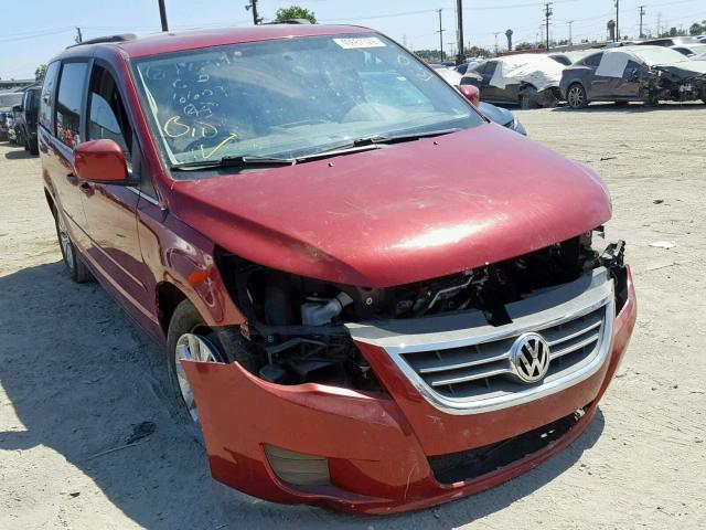 2C4RVABG1CR276609 - 2012 VOLKSWAGEN ROUTAN SE BURGUNDY photo 1