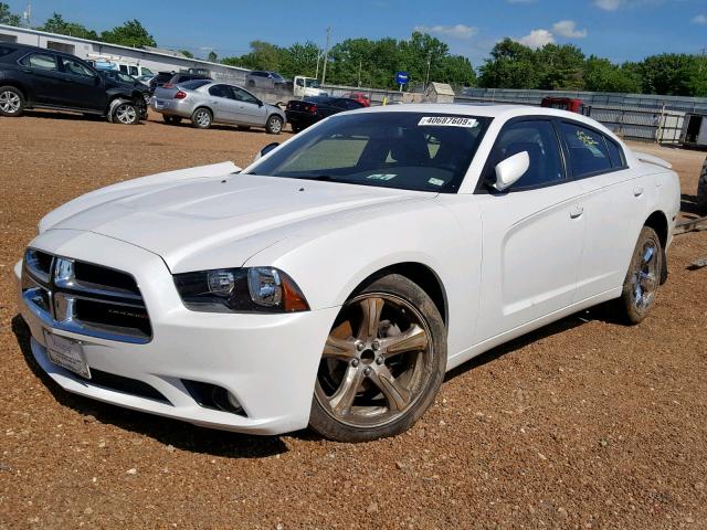 2C3CDXHG2DH615652 - 2013 DODGE CHARGER SX WHITE photo 2