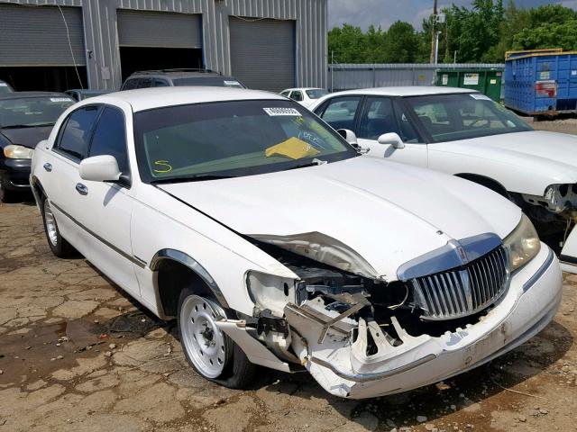 1LNHM81W51Y643113 - 2001 LINCOLN TOWN CAR E WHITE photo 1