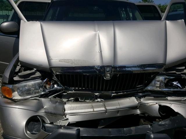 5LMPU28A4YLJ14050 - 2000 LINCOLN NAVIGATOR BEIGE photo 7