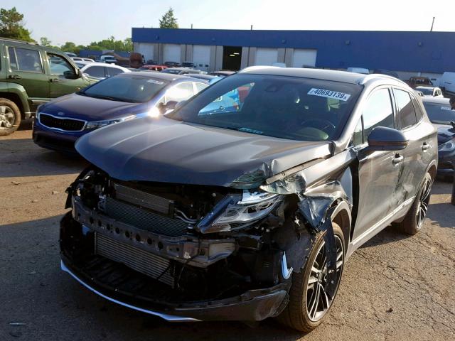 5LMTJ3DH1JUL18756 - 2018 LINCOLN MKC RESERV GRAY photo 2