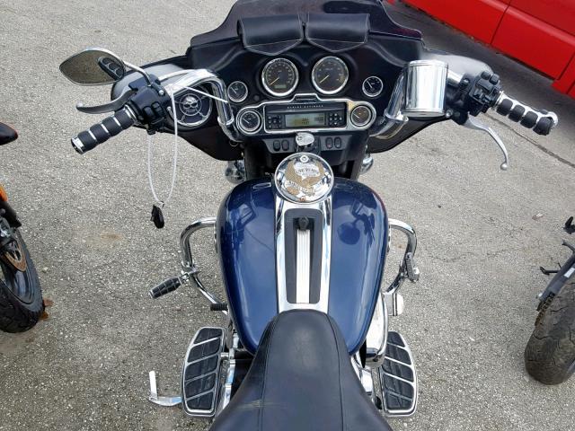 1HD1FC4308Y630783 - 2008 HARLEY-DAVIDSON FLHTCUI BLUE photo 5