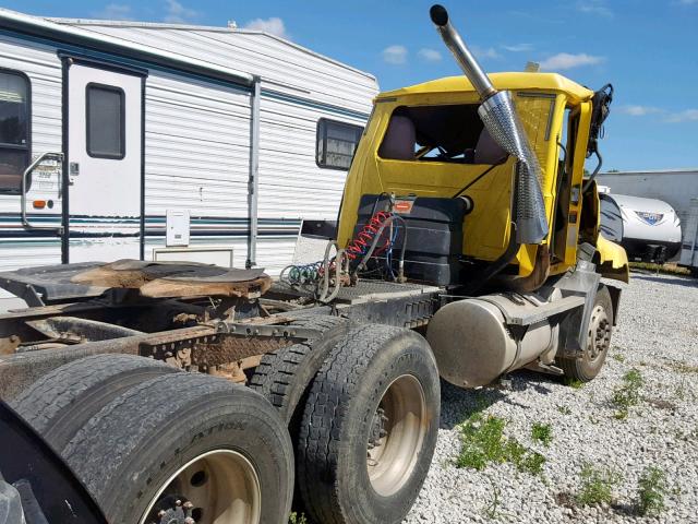 1M1AE06Y64N020815 - 2004 MACK 600 YELLOW photo 4