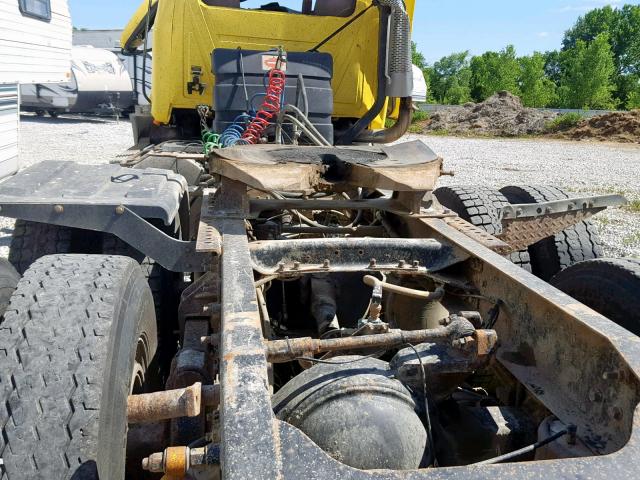 1M1AE06Y64N020815 - 2004 MACK 600 YELLOW photo 6