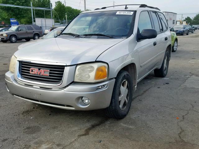 1GKDS13S572202396 - 2007 GMC ENVOY SILVER photo 2