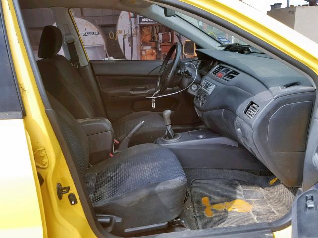 JA3AJ86E02U012971 - 2002 MITSUBISHI LANCER OZ YELLOW photo 5