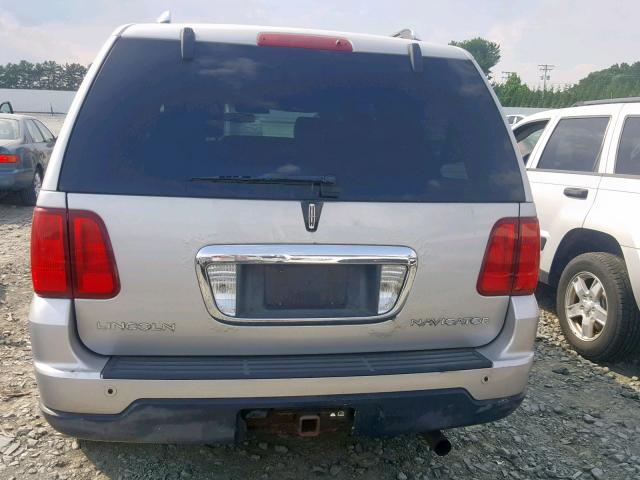5LMFU28506LJ29821 - 2006 LINCOLN NAVIGATOR 奶油色 照片 9