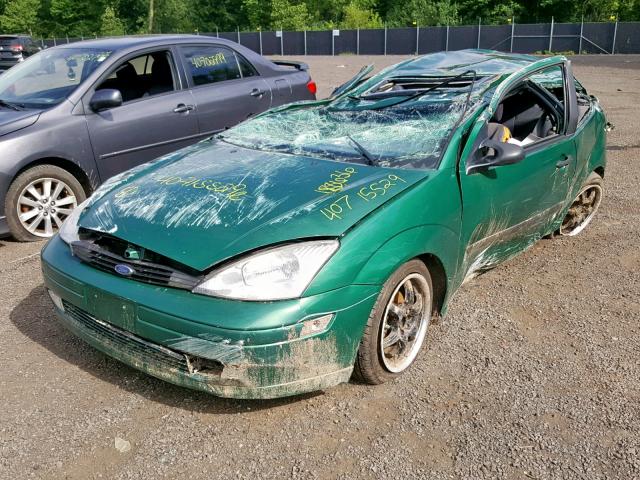 3FAHP31363R102986 - 2003 FORD FOCUS ZX3 GREEN photo 2