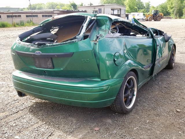 3FAHP31363R102986 - 2003 FORD FOCUS ZX3 GREEN photo 4