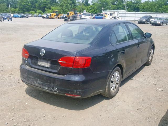 3VW2K7AJXDM224542 - 2013 VOLKSWAGEN JETTA BASE BLACK photo 4