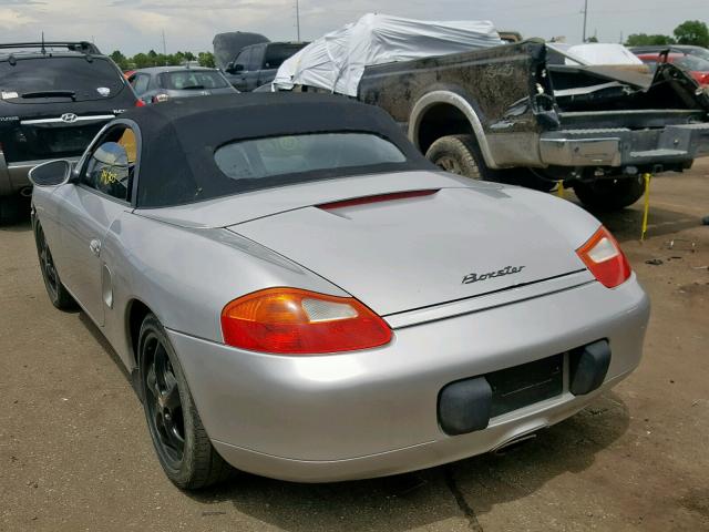 WP0CA2988YU624101 - 2000 PORSCHE BOXSTER SILVER photo 3