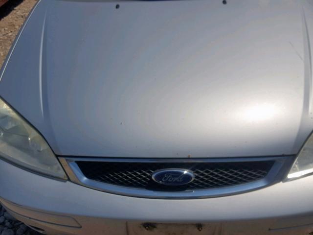 1FAFP34N77W361557 - 2007 FORD FOCUS ZX4 SILVER photo 7