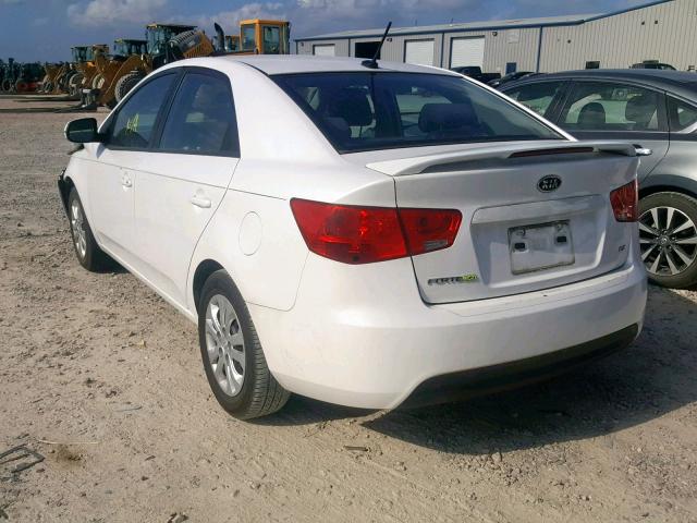 KNAFU4A2XB5435276 - 2011 KIA FORTE EX WHITE photo 3