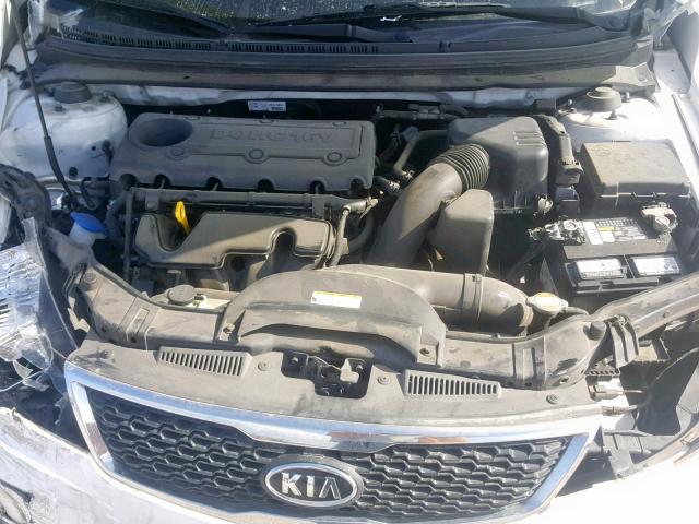 KNAFU4A2XB5435276 - 2011 KIA FORTE EX WHITE photo 7