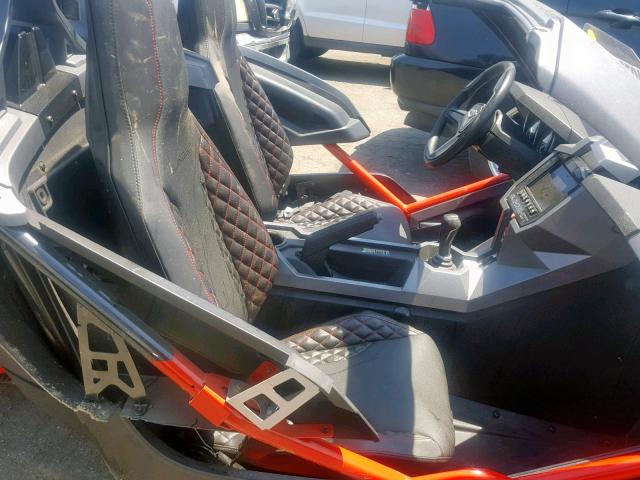 57XAAPFA7J8127672 - 2018 POLARIS SLINGSHOT BLACK photo 5