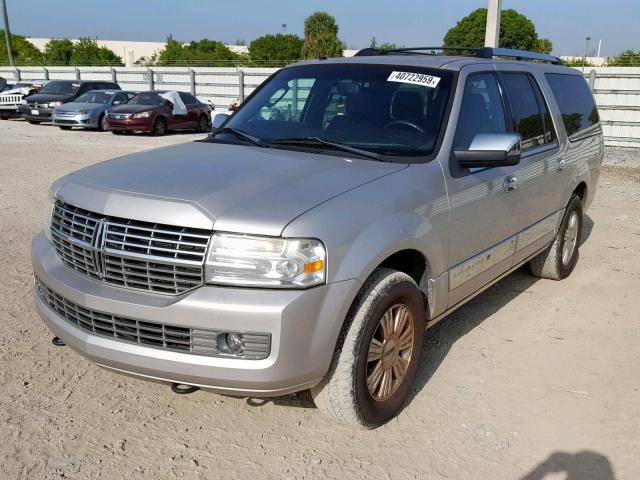 5LMFL285X7LJ12450 - 2007 LINCOLN NAVIGATOR 银色 照片 2