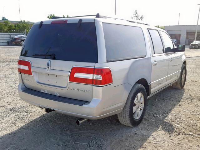 5LMFL285X7LJ12450 - 2007 LINCOLN NAVIGATOR 银色 照片 4