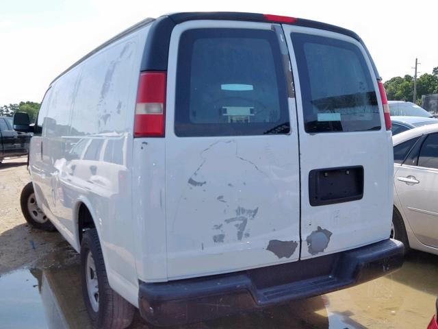 1GCGG25C981141051 - 2008 CHEVROLET EXPRESS G2 WHITE photo 3