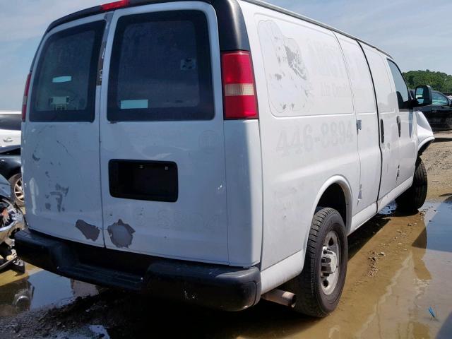 1GCGG25C981141051 - 2008 CHEVROLET EXPRESS G2 WHITE photo 4