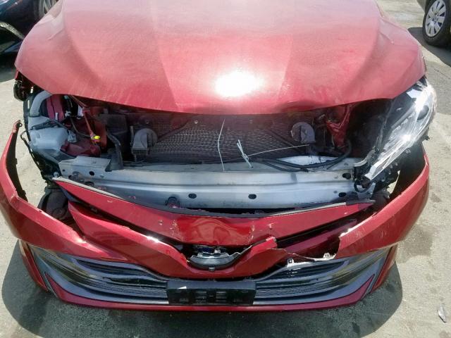 4T1B21HK7JU503786 - 2018 TOYOTA CAMRY HYBR RED photo 9