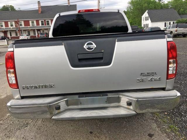 1N6AD07W88C435598 - 2008 NISSAN FRONTIER C SILVER photo 5