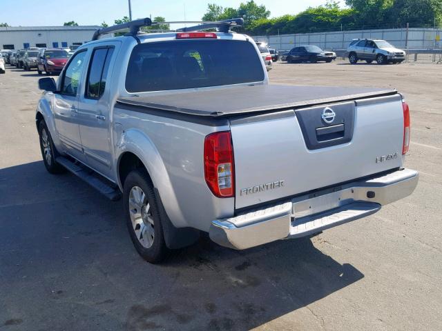 1N6AD0EV6AC437883 - 2010 NISSAN FRONTIER C SILVER photo 3