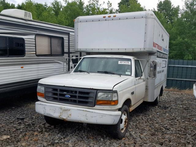 1FDKF37G3TEB21507 - 1996 FORD F350 WHITE photo 2