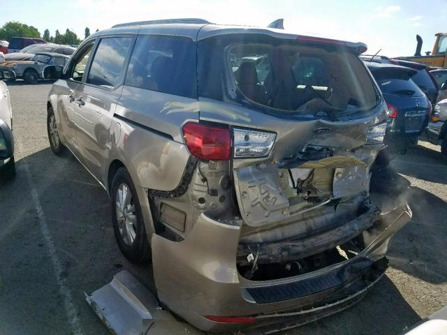 KNDMB5C13F6057179 - 2015 KIA SEDONA LX GOLD photo 3