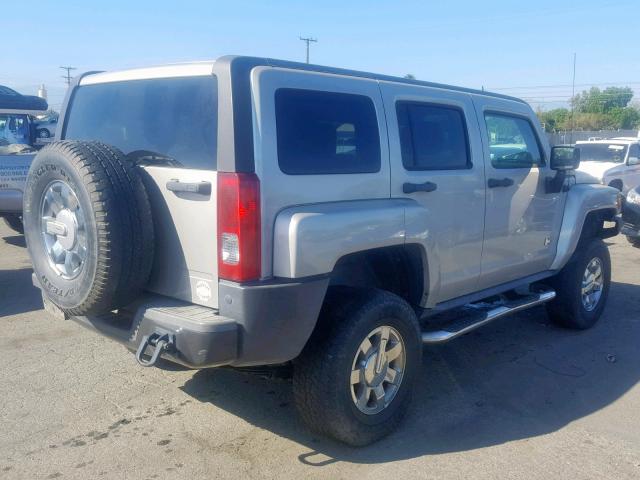 5GTDN13EX78234991 - 2007 HUMMER H3 SILVER photo 4