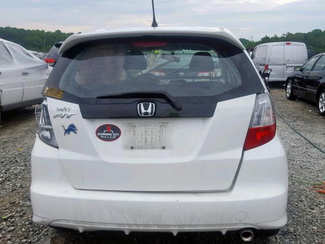 JHMGE8H58BC026392 - 2011 HONDA FIT SPORT WHITE photo 9