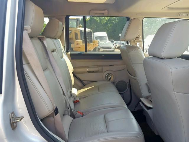 1J8HG58266C275910 - 2006 JEEP COMMANDER SILVER photo 6