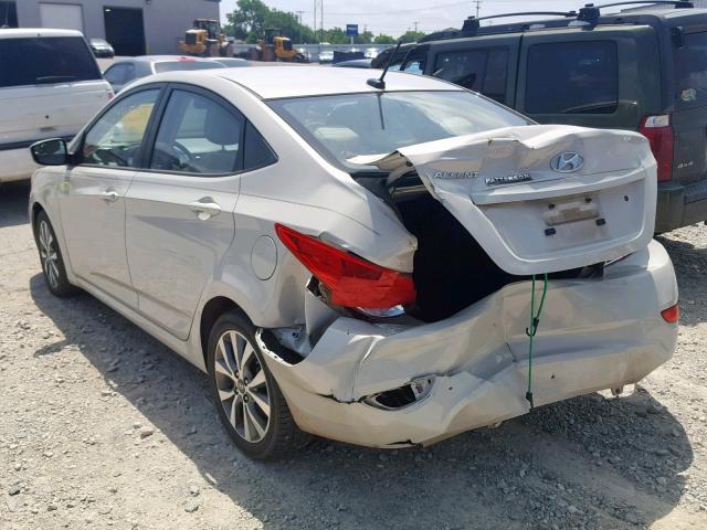 KMHCU4AE3GU132297 - 2016 HYUNDAI ACCENT SE WHITE photo 3