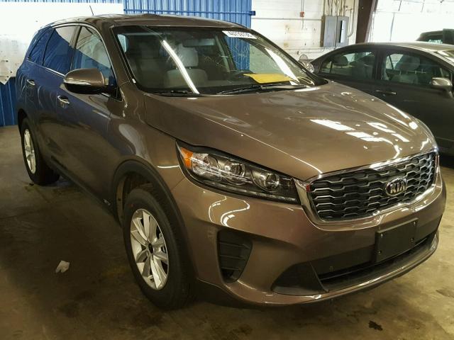 5XYPGDA50KG470408 - 2019 KIA SORENTO LX GOLD photo 1