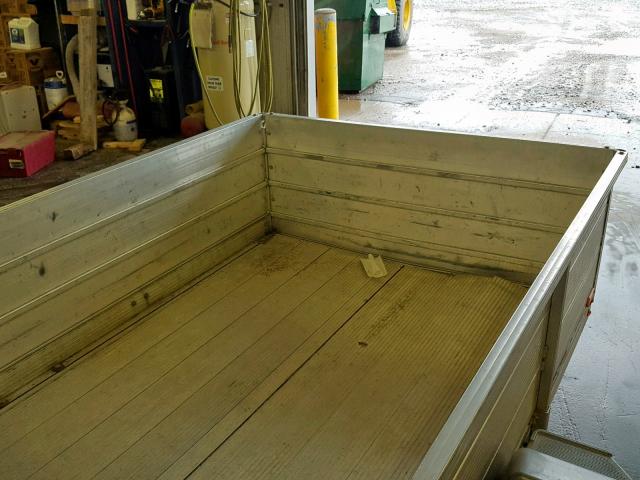 4TCSU1446EHA12846 - 2014 UTILITY TRAILER SILVER photo 5