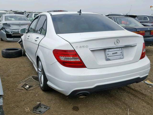 WDDGF4HB2DR289416 - 2013 MERCEDES-BENZ C 250 WHITE photo 3