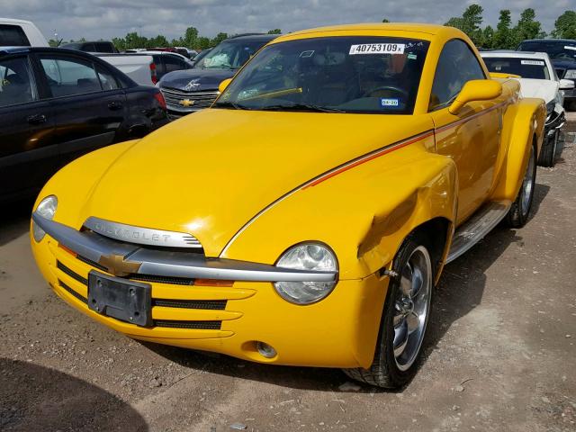 1GCES14P94B106194 - 2004 CHEVROLET SSR YELLOW photo 2