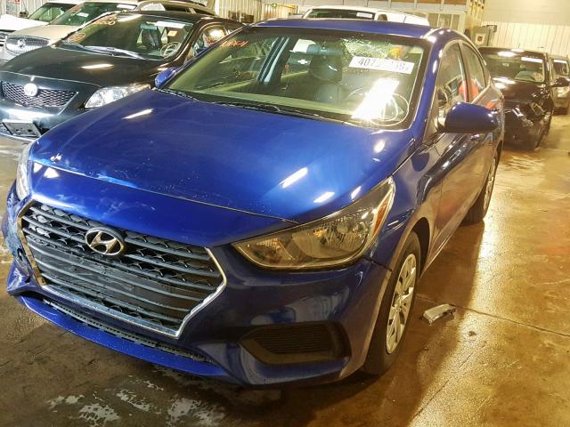 3KPC24A30JE006798 - 2018 HYUNDAI ACCENT SE BLUE photo 2