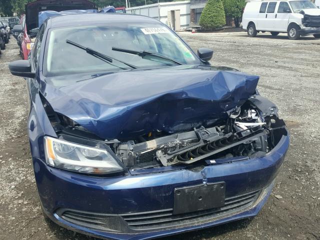 3VW2K7AJ0EM333349 - 2014 VOLKSWAGEN JETTA BASE BLUE photo 9