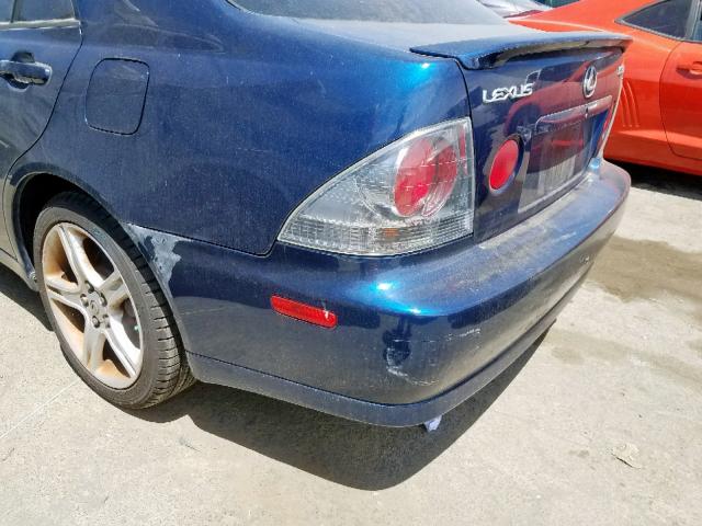 JTHBD192740093157 - 2004 LEXUS IS 300 BLUE photo 9