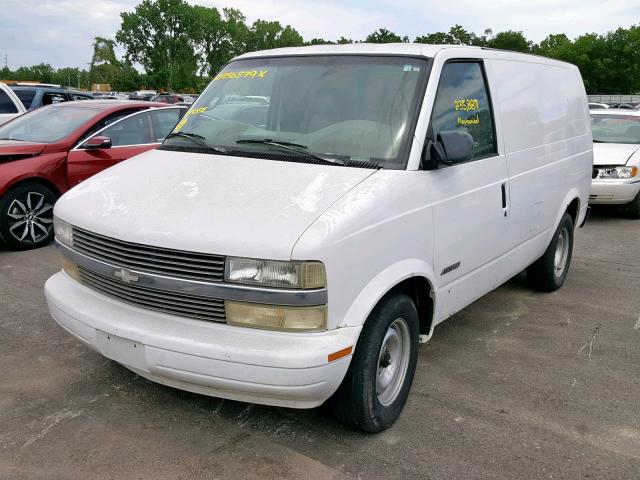 1GCDM19WXWB140511 - 1998 CHEVROLET ASTRO WHITE photo 2