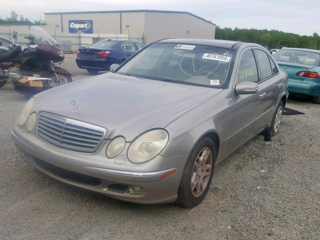 WDBUF65J95A652541 - 2005 MERCEDES-BENZ E 320 GRAY photo 2