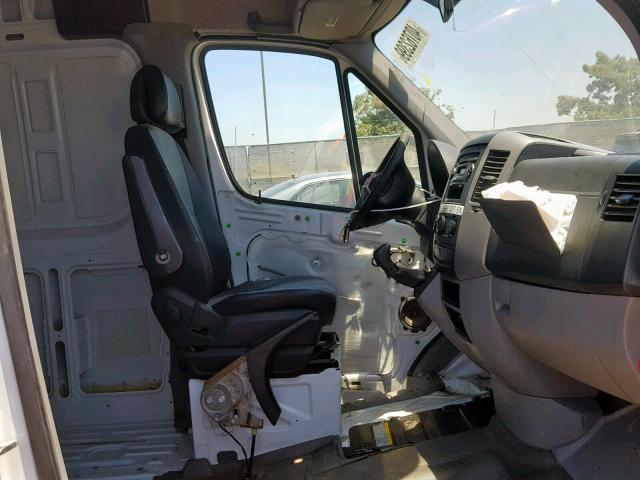 WDYPE7CC5B5519621 - 2011 FREIGHTLINER SPRINTER 2 WHITE photo 5