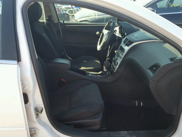 1G1ZC5E05CF388244 - 2012 CHEVROLET MALIBU 1LT თეთრი ფოტო 5