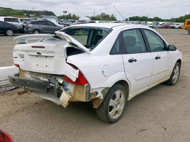 1FAHP34N97W226167 - 2007 FORD FOCUS ZX4 WHITE photo 4