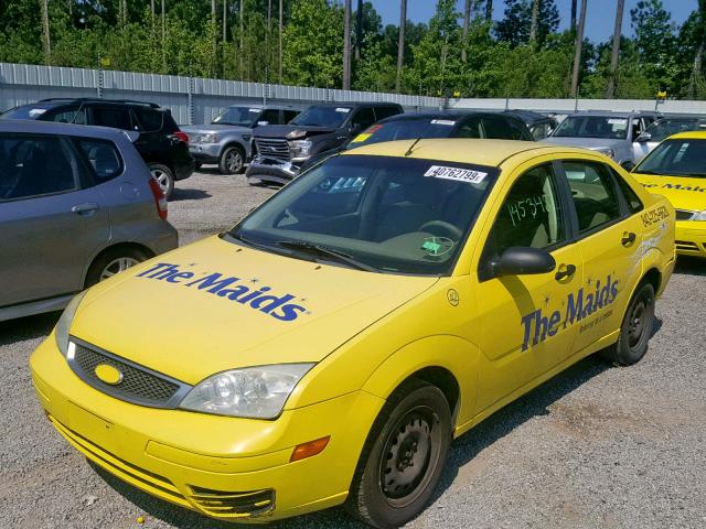 1FAFP34NX5W201069 - 2005 FORD FOCUS ZX4 YELLOW photo 2