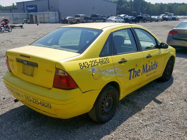 1FAFP34NX5W201069 - 2005 FORD FOCUS ZX4 YELLOW photo 4