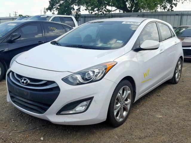 KMHD35LE1DU116170 - 2013 HYUNDAI ELANTRA GT WHITE photo 2