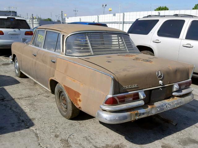 11101412032526 - 1962 MERCEDES-BENZ 220 SE BROWN photo 3