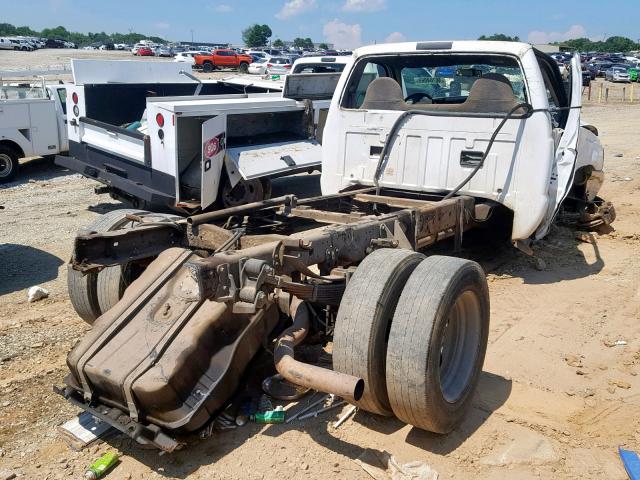 1FDAF56F51EB18489 - 2001 FORD F550 SUPER WHITE photo 4